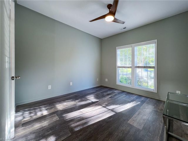 5811 Fox Point Circle, Winston-salem, NC 27104