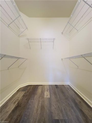 5811 Fox Point Circle, Winston-salem, NC 27104