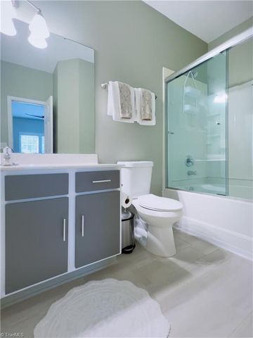 5811 Fox Point Circle, Winston-salem, NC 27104