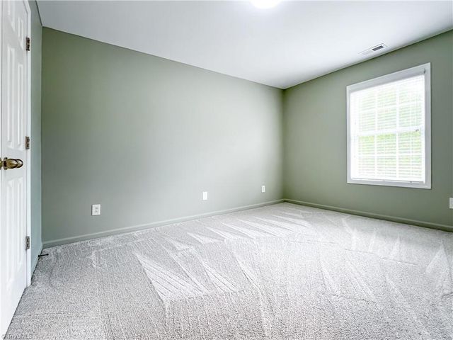 5811 Fox Point Circle, Winston-salem, NC 27104