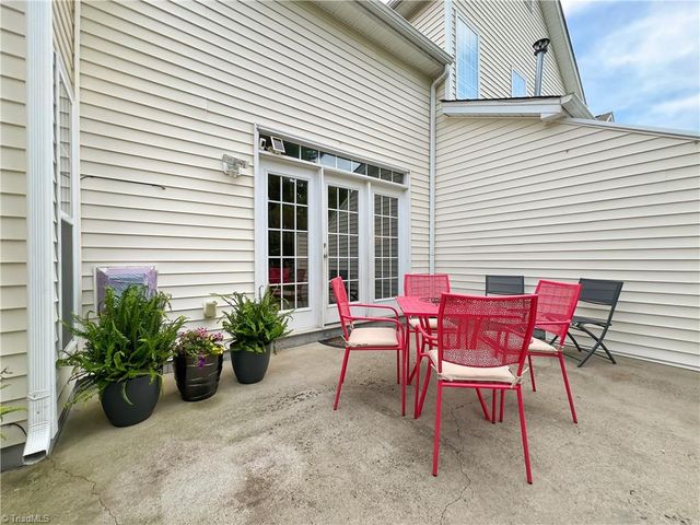 5811 Fox Point Circle, Winston-salem, NC 27104