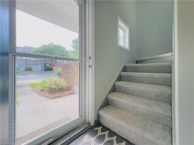 5811 Fox Point Circle, Winston-salem, NC 27104