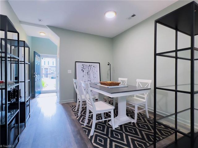5811 Fox Point Circle, Winston-salem, NC 27104