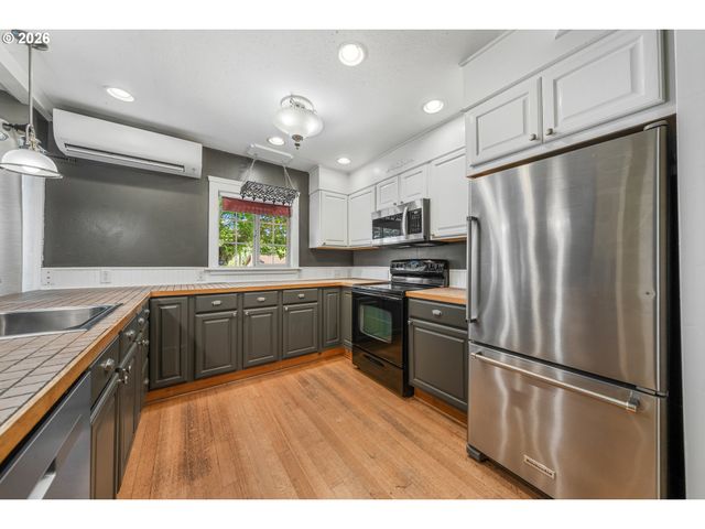 501 Ne BROADWAY St, Myrtle Creek, OR 97457