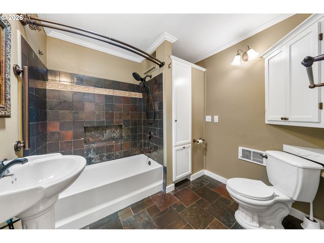 501 Ne BROADWAY St, Myrtle Creek, OR 97457