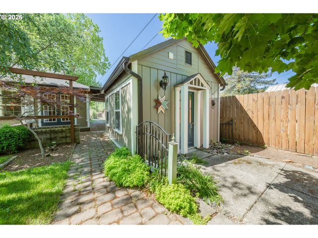 501 Ne BROADWAY St, Myrtle Creek, OR 97457