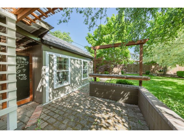 501 Ne BROADWAY St, Myrtle Creek, OR 97457