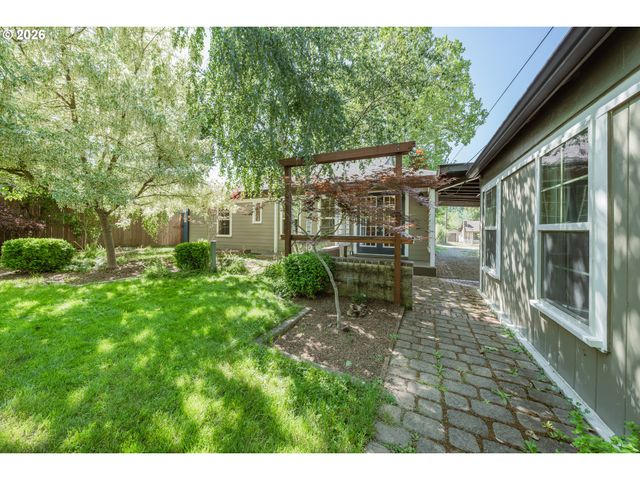 501 Ne BROADWAY St, Myrtle Creek, OR 97457