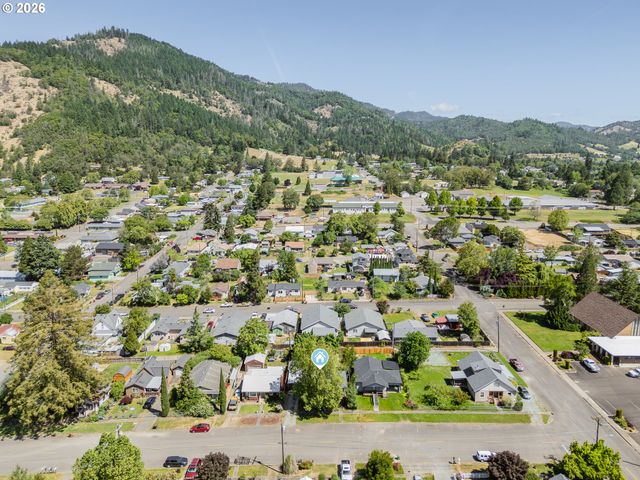 501 Ne BROADWAY St, Myrtle Creek, OR 97457
