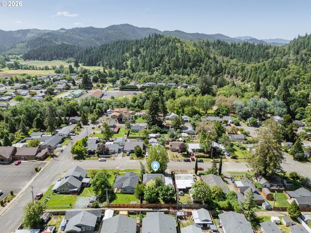 501 Ne BROADWAY St, Myrtle Creek, OR 97457