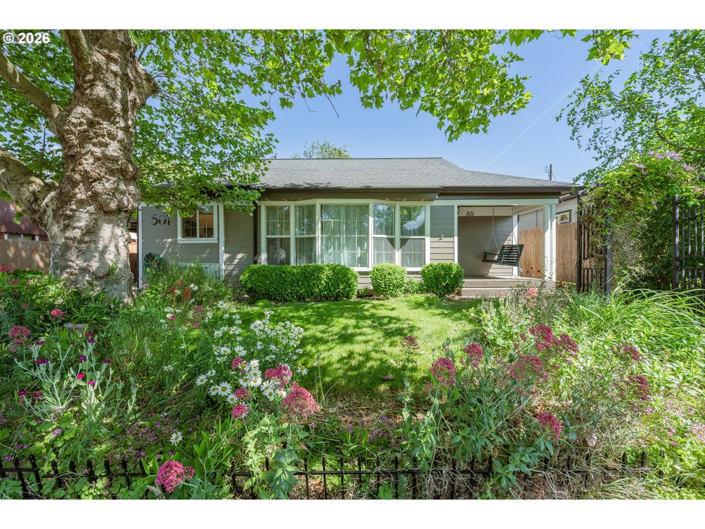 501 Ne BROADWAY St, Myrtle Creek, OR 97457
