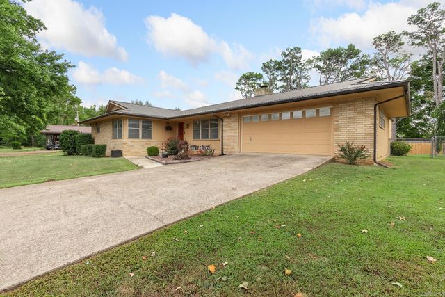 103 Chickadee Street, Harrison, AR 72601