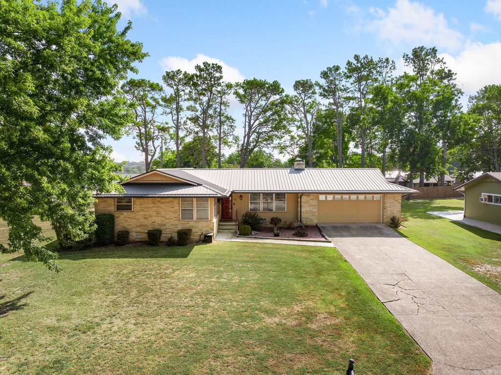 103 Chickadee Street, Harrison, AR 72601