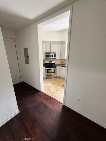 4904 Laurel Canyon 101, Valley Village, CA 91607