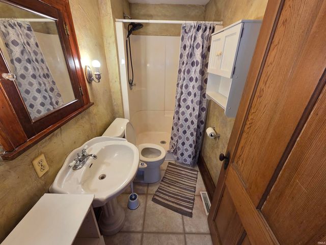 114 E Tulley Street, Churubusco, IN 46723