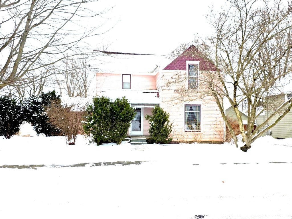 114 E Tulley Street, Churubusco, IN 46723