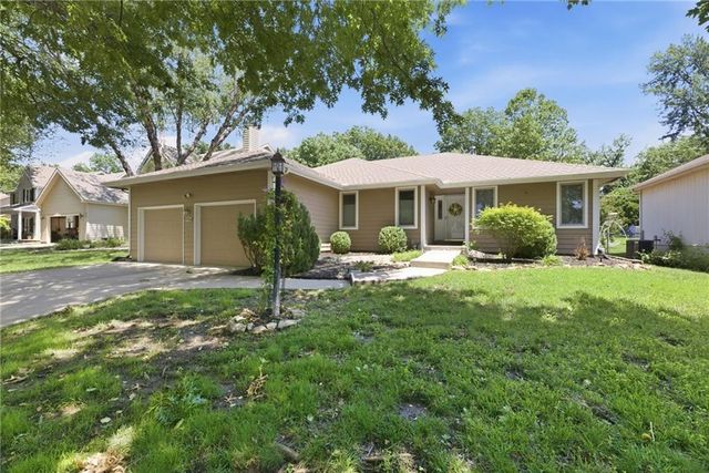 904 Joseph Drive, Lawrence, KS 66049