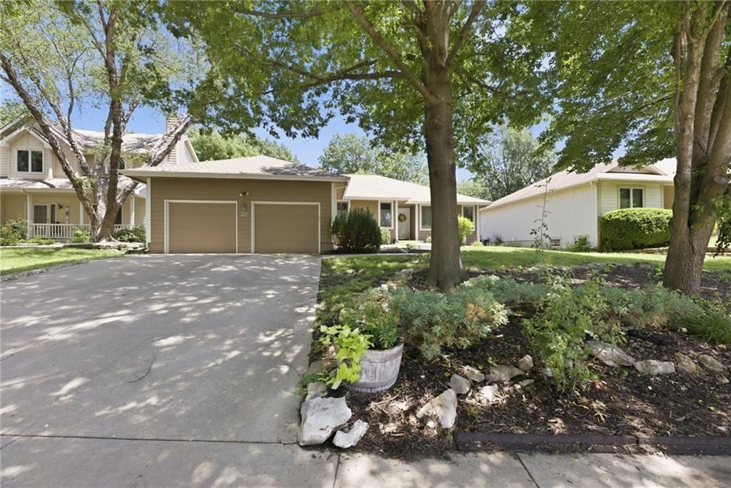 904 Joseph Drive, Lawrence, KS 66049