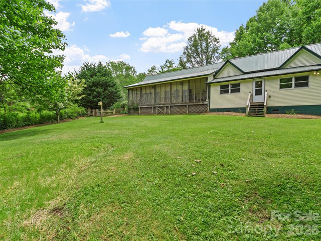 11820 State Highway 197 None S, Burnsville, NC 28714