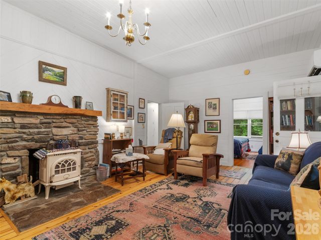 11820 State Highway 197 None S, Burnsville, NC 28714