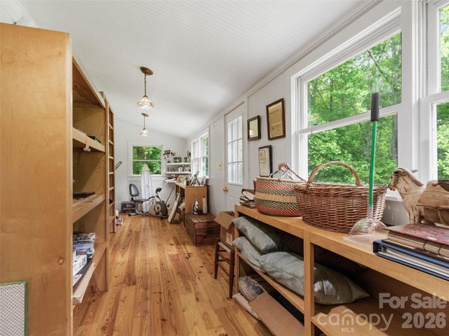 11820 State Highway 197 None S, Burnsville, NC 28714