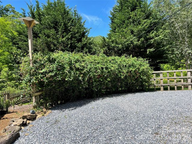 11820 State Highway 197 None S, Burnsville, NC 28714