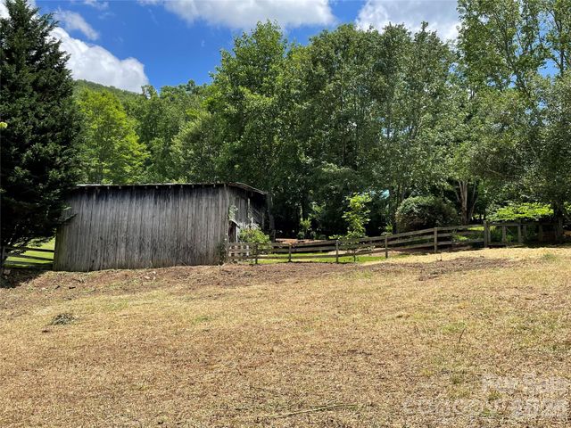 11820 State Highway 197 None S, Burnsville, NC 28714