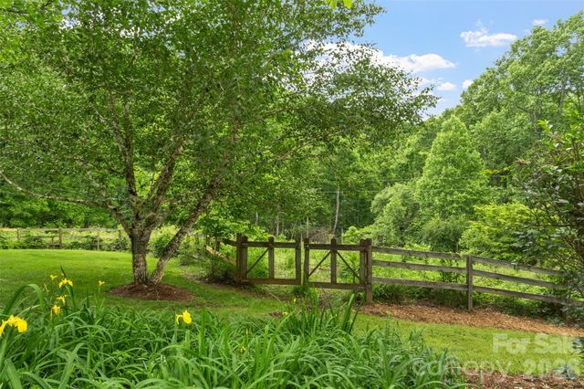 11820 State Highway 197 None S, Burnsville, NC 28714