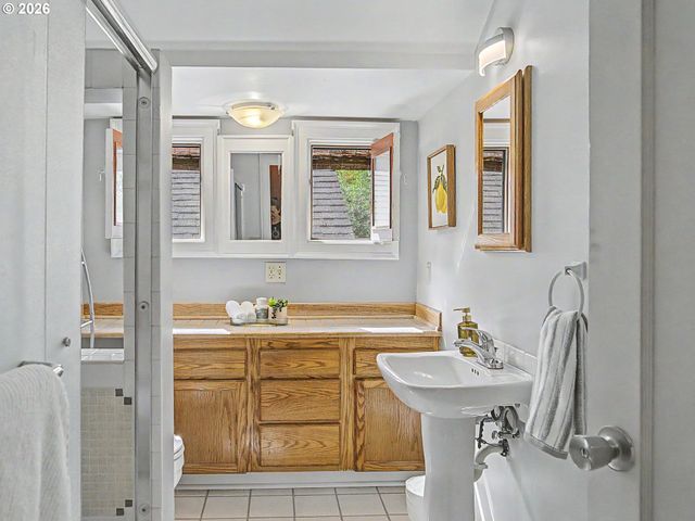 5241 Se 45TH Ave, Portland, OR 97206