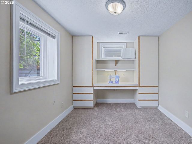 5241 Se 45TH Ave, Portland, OR 97206