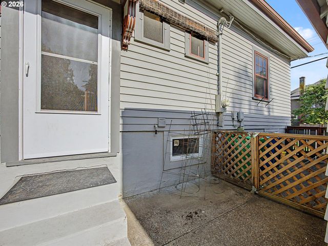 5241 Se 45TH Ave, Portland, OR 97206