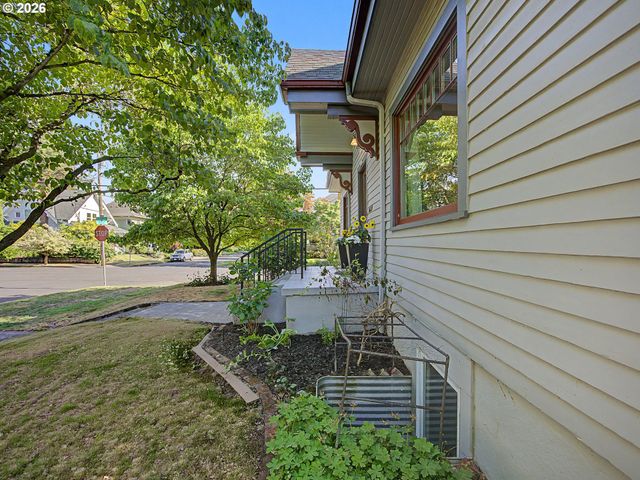 5241 Se 45TH Ave, Portland, OR 97206