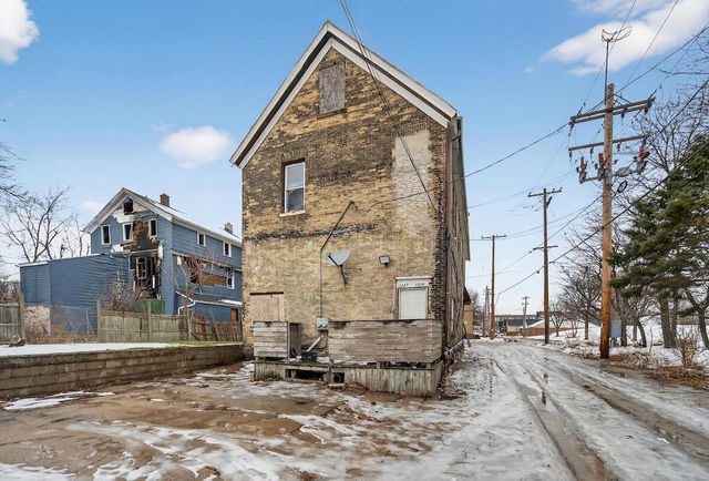 1227-1229 W Juneau AVENUE, Milwaukee, WI 53233