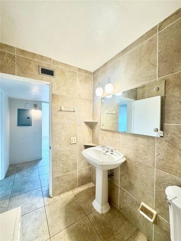 2020 WORLD PARKWAY BOULEVARD 54, Clearwater, FL 33763