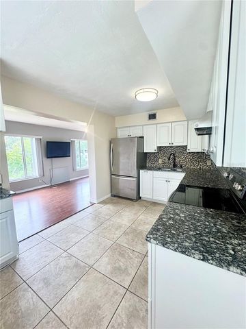 2020 WORLD PARKWAY BOULEVARD 54, Clearwater, FL 33763