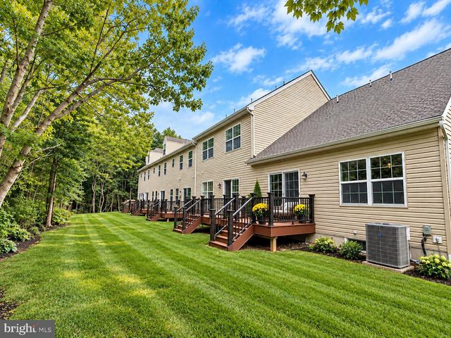 6 WAYNE CT, Blackwood, NJ 08012