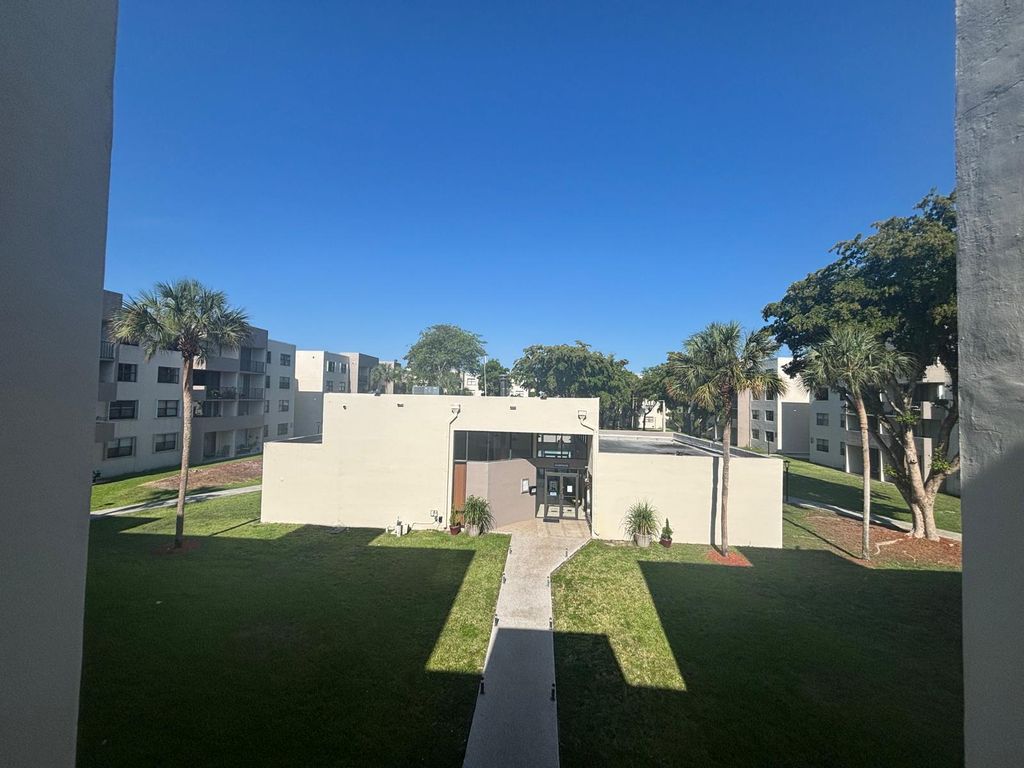 8000 SW 149th Avenue A201, Miami, FL 33193