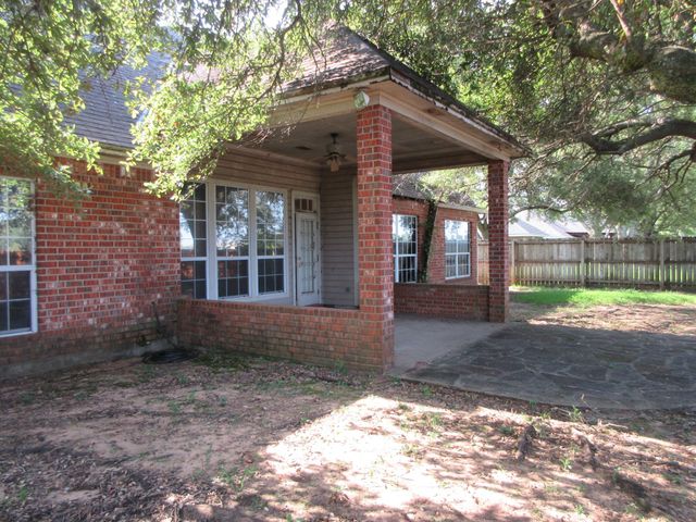 1510 Lexington Drive, Bossier City, LA 71111