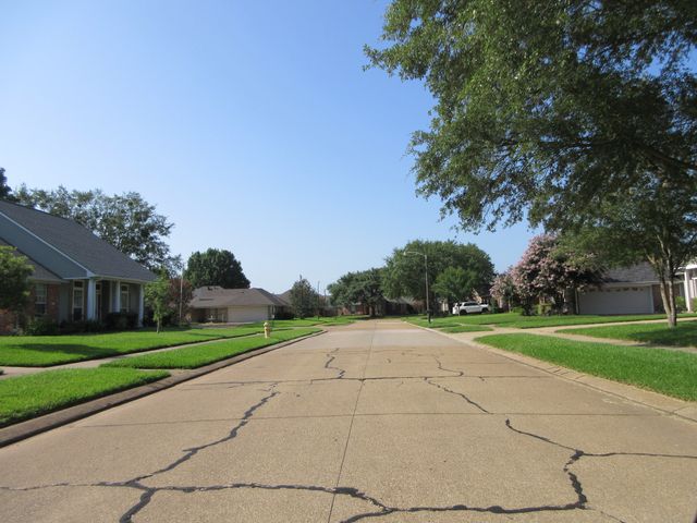 1510 Lexington Drive, Bossier City, LA 71111