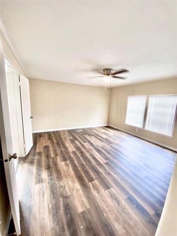 11720 W Small Oak Lane, Willis, TX 77378
