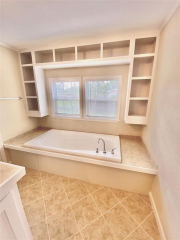 11720 W Small Oak Lane, Willis, TX 77378
