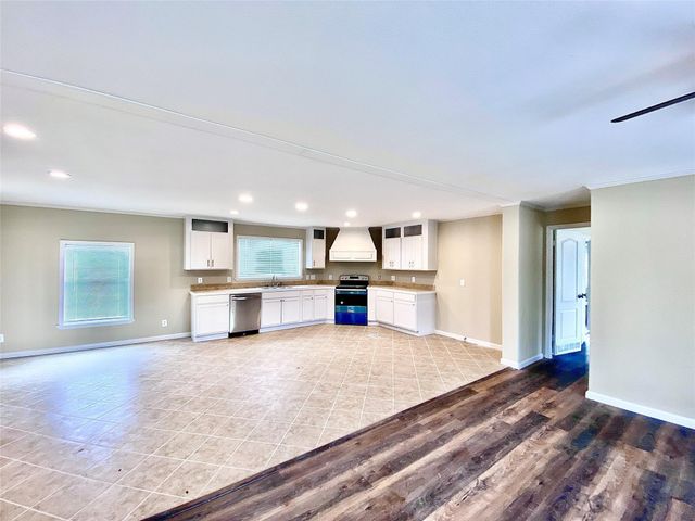 11720 W Small Oak Lane, Willis, TX 77378