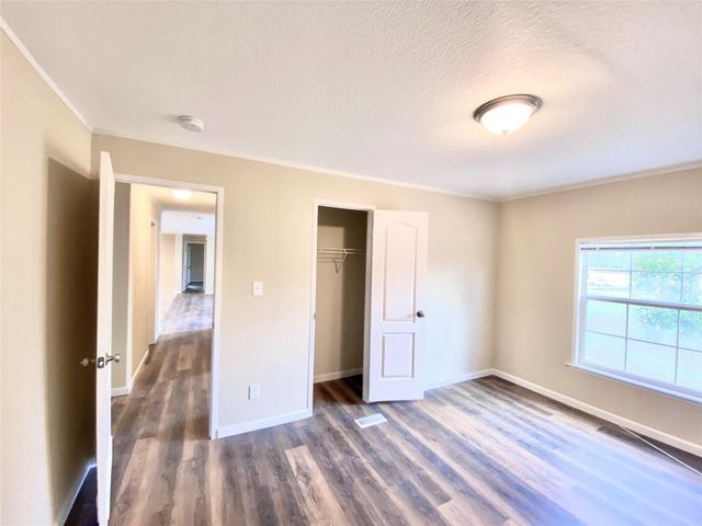 11720 W Small Oak Lane, Willis, TX 77378