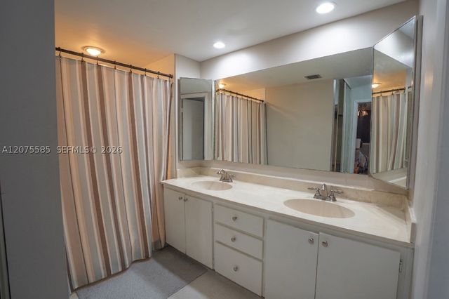 516 5th Ln, Green Acres, FL 33463