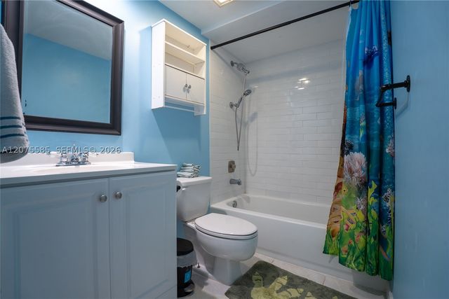 516 5th Ln, Green Acres, FL 33463