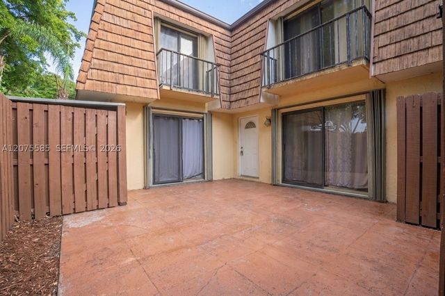 516 5th Ln, Green Acres, FL 33463
