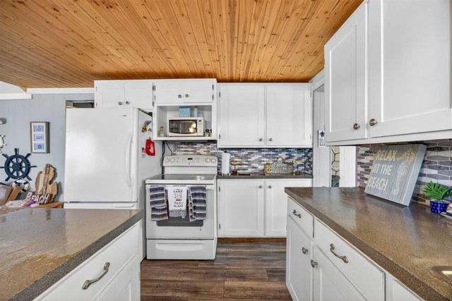 19380 E Chippewa Drive, Rodney, MI 49342