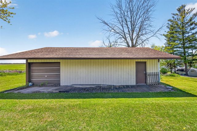 19380 E Chippewa Drive, Rodney, MI 49342