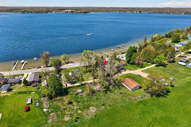 19380 E Chippewa Drive, Rodney, MI 49342
