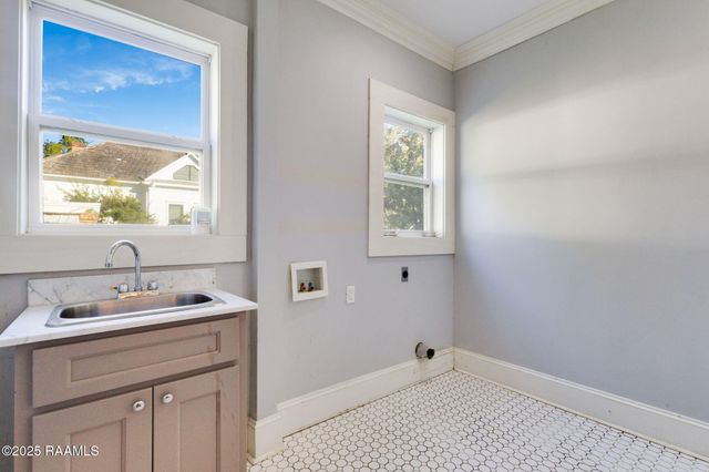 505 N Ave H, Crowley, LA 70526